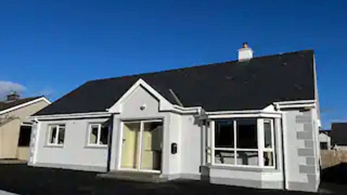 Lecemy House | ★Newly Refurbished | Group Retreat | Walk to Town