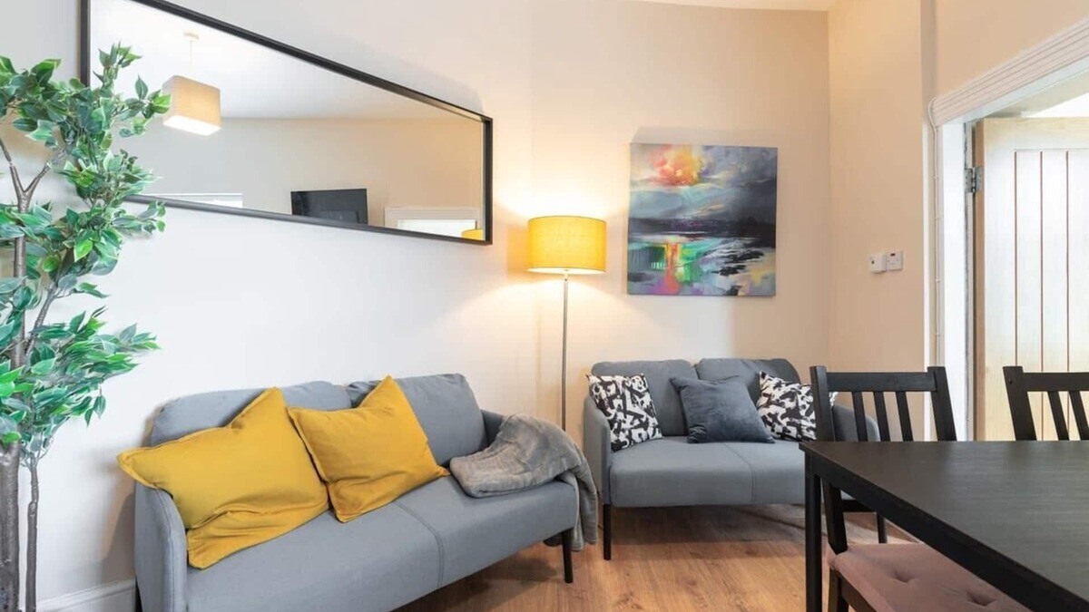 City Centre Dublin Apartment | NEWLY REFURBISHED 2BED WITH GARDEN GREAT LOCATION