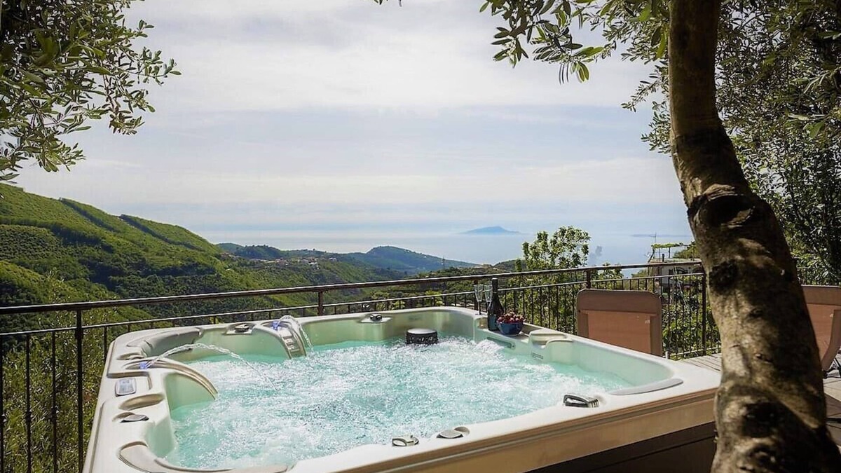 Moiano Apartment | Newly refurbished apartment with hot tub and terrace near Sorrento