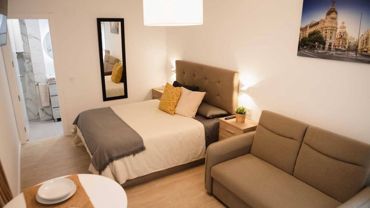 Carabanchel Apartment | Newly refurbished luxury suite with kitchen