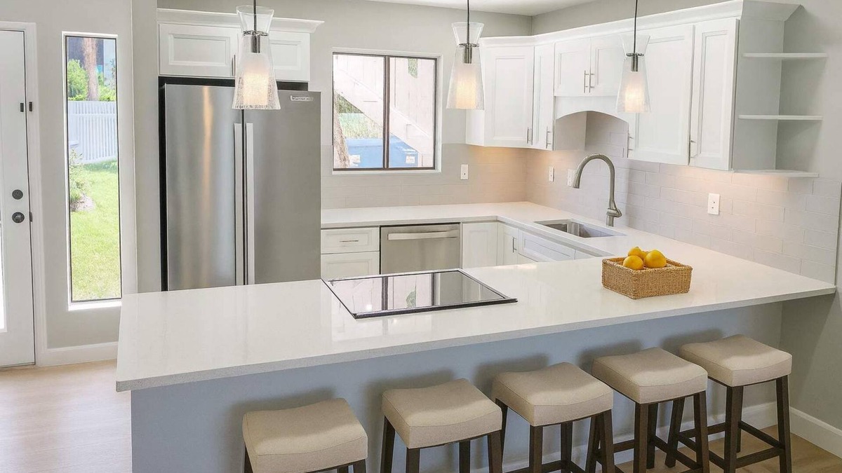 Bradenton Beach Condo | Newly Rehabbed! Bayfront Private Beach Pool