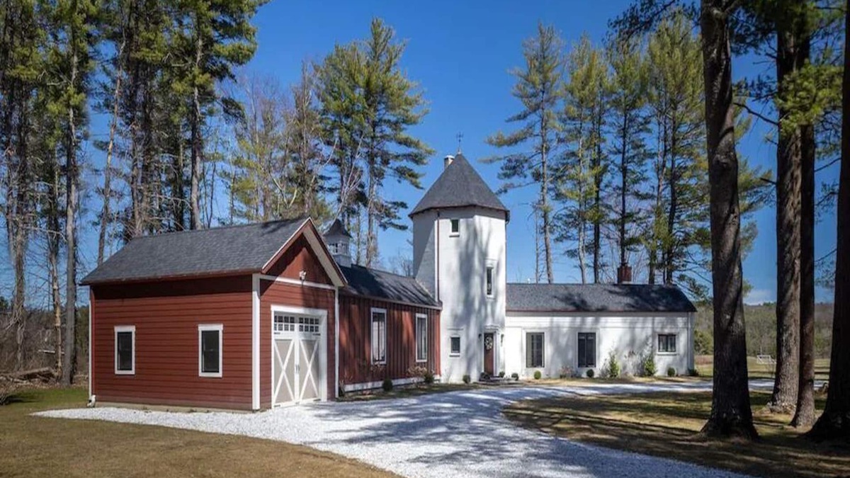 Great Barrington House | NEWLY REMODELED 3 BEDROOM COUNTRY CASTLE