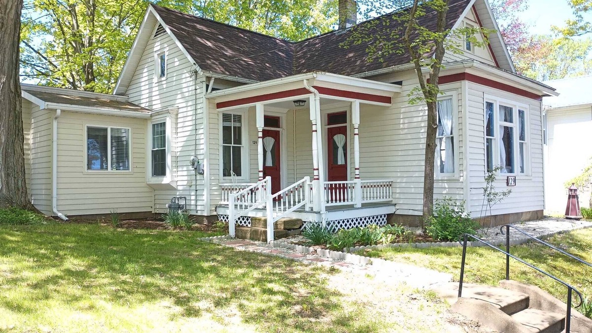 Butler House | Newly Remodeled 1900 Cottage