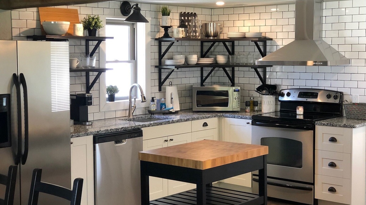 Concordia House | Newly Remodeled 2 BR Private Home w/King Bed