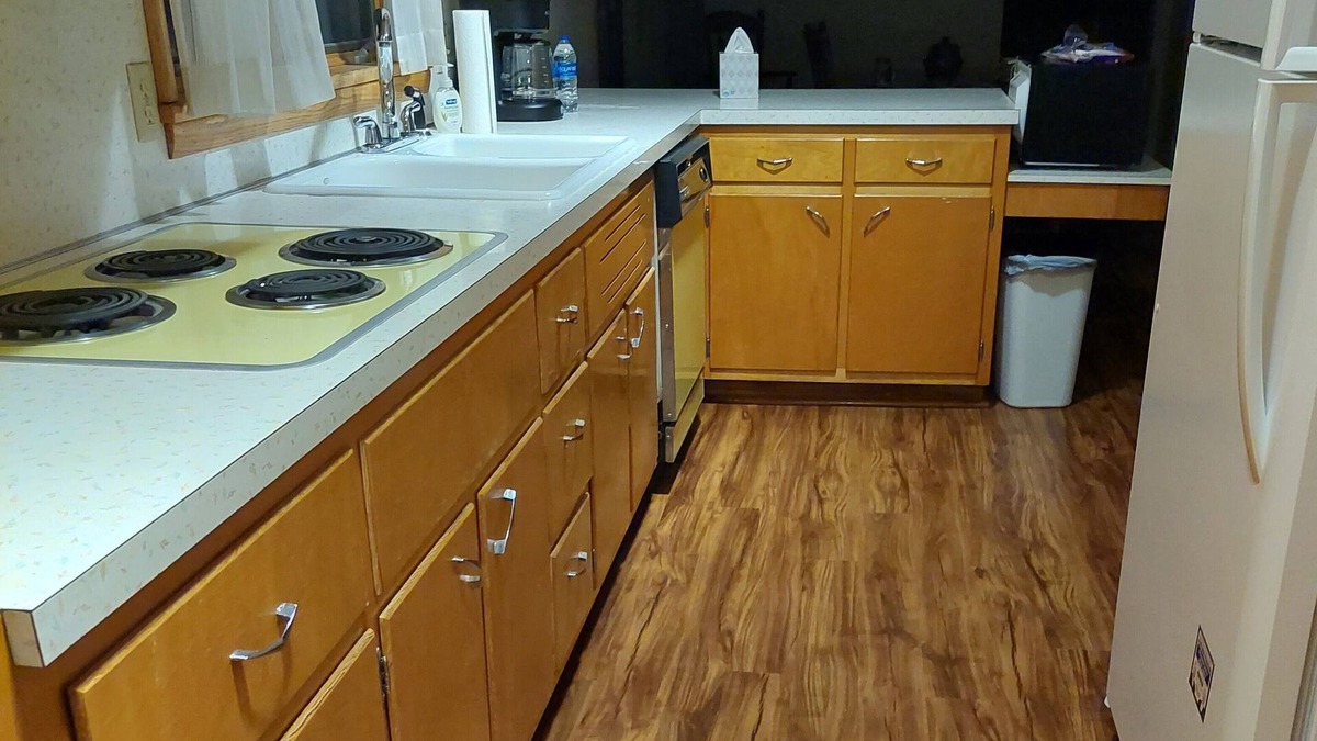 Punxsutawney Apartment | Newly Remodeled 2 Bdrm Apt-downtown-5 min from Gobblers Knob!