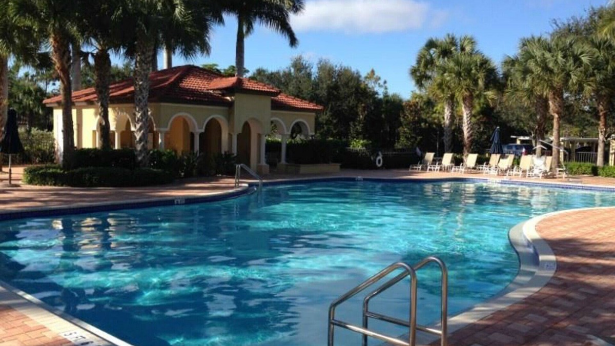 Estero Condo | Newly remodeled 3-bedroom condo in a bundled community