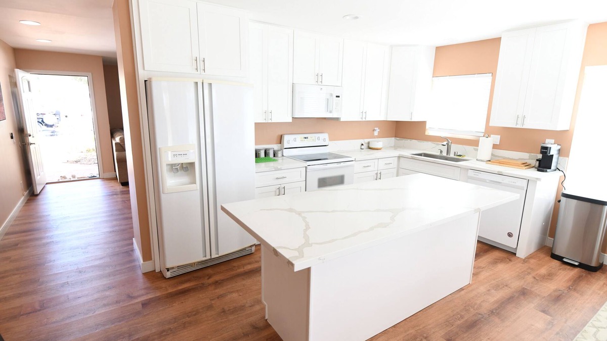 East Grove House | Newly remodeled 7bedroom 3bathroom house