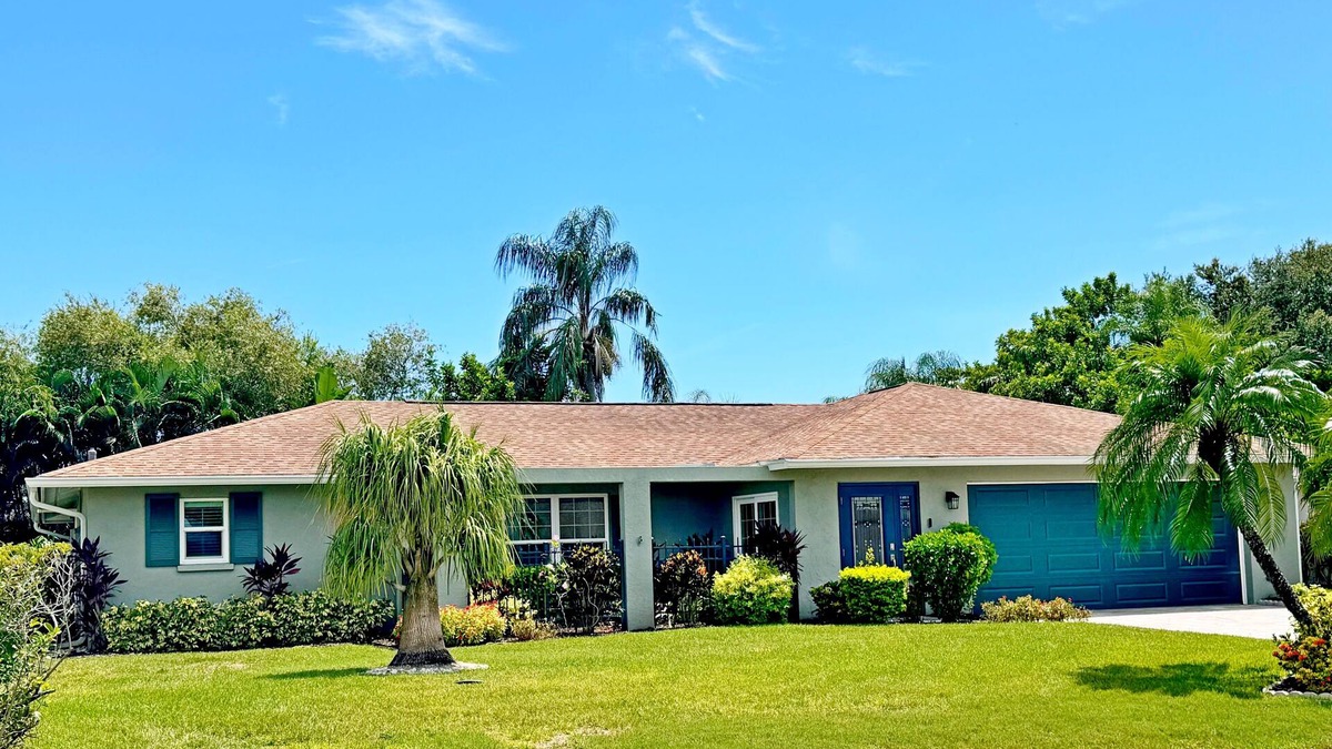 The Meadows House | Newly remodeled and furnished 2/2 den, pool, w/Golf, Tennis, Pickleball