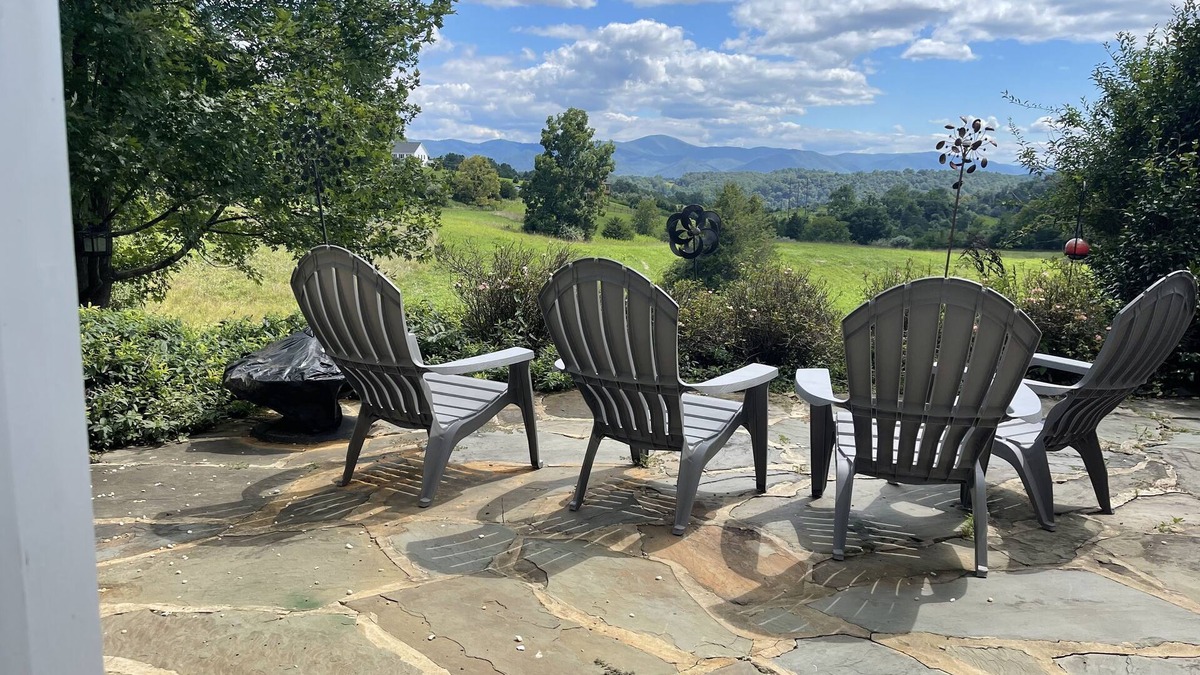 Lexington Apartment | Newly remodeled apartment, private patio with gorgeous mountain views