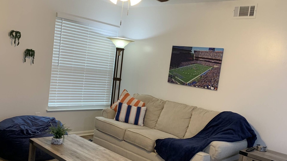 Gainesville Cottage | Newly remodeled close to UF And Midtown