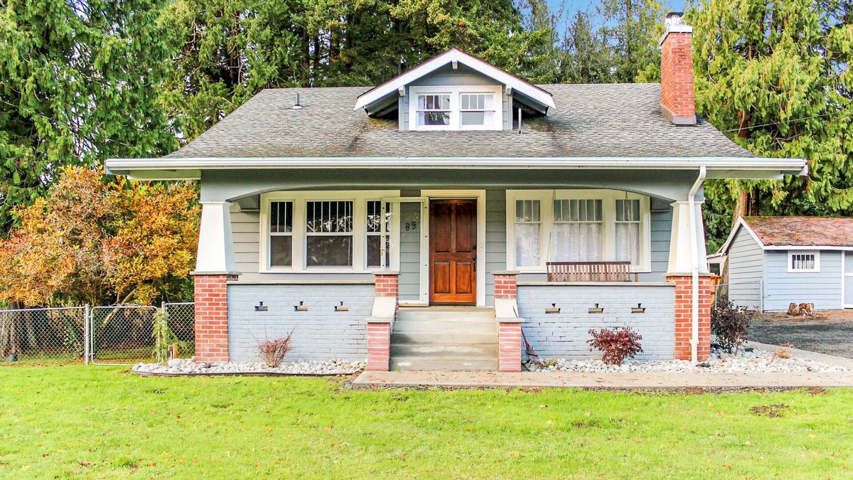 Aberdeen House | Newly Remodeled Craftsman on 1 acre! Come relax and enjoy some small town living