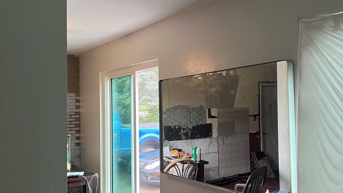 Youngstown House | Newly remodeled family home. Close to University, Church, Hospital, Restaurants