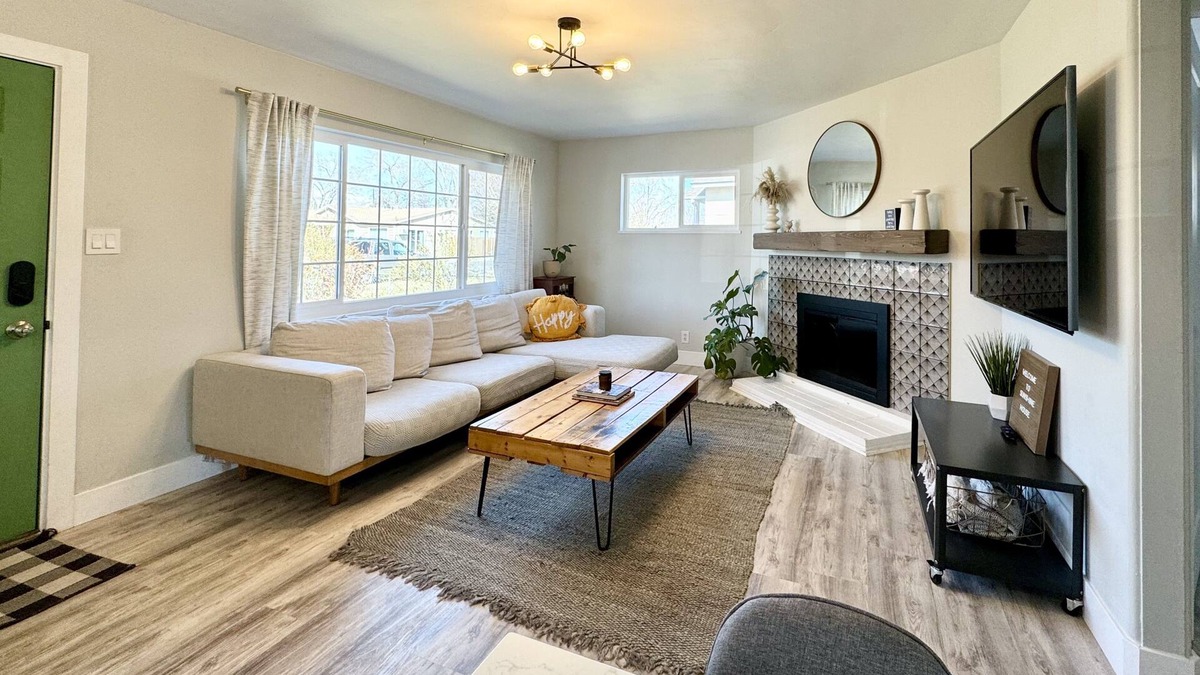 Reno House | Newly remodeled home, close to the airport and city attractions. Pet friendly!