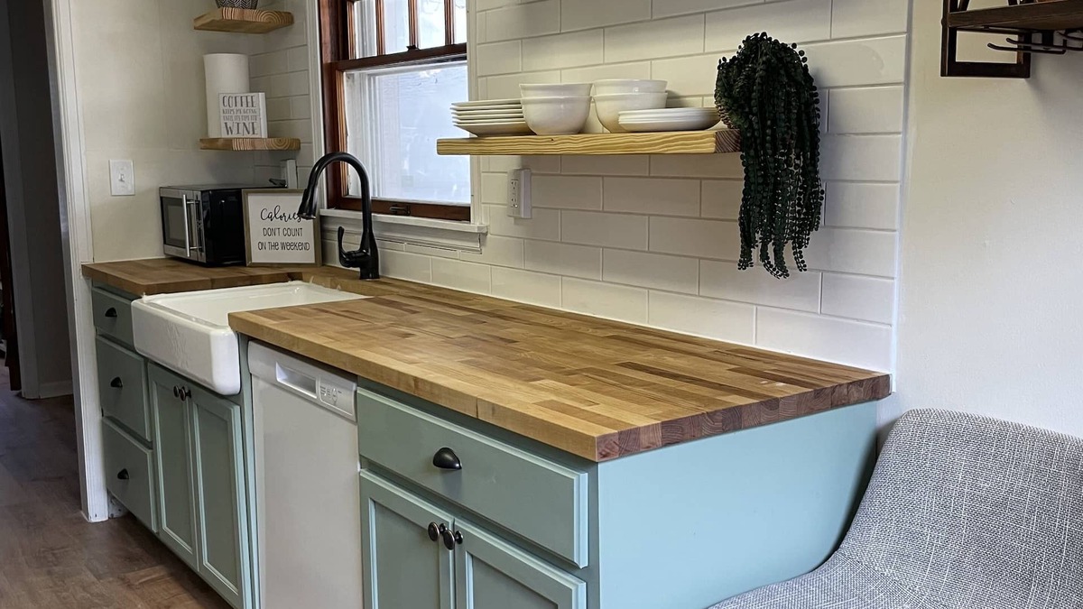Perrysburg House | Newly remodeled home - adorable and cozy!