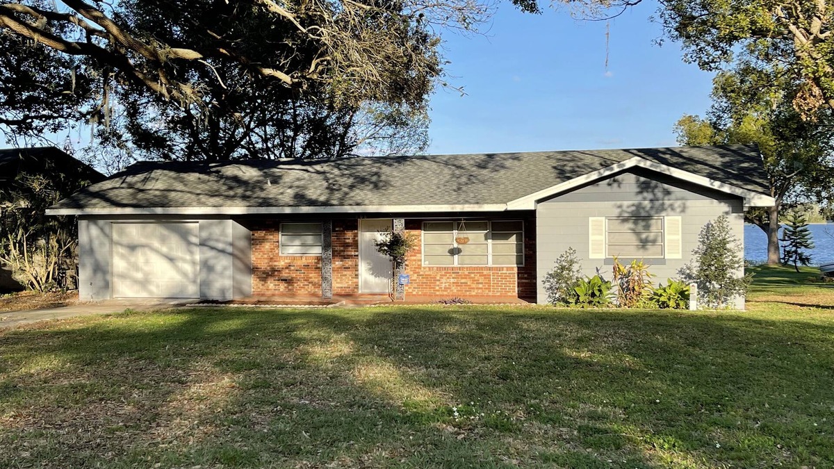 Winter Haven House | Newly remodeled Lakefront Vacation Home on the Chain of Lakes in Winter Haven