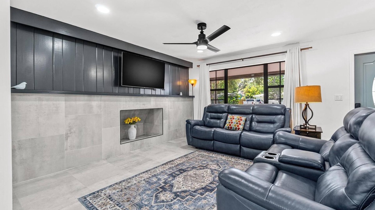 Madeira Beach Villa | Newly remodeled-minutes from the beach