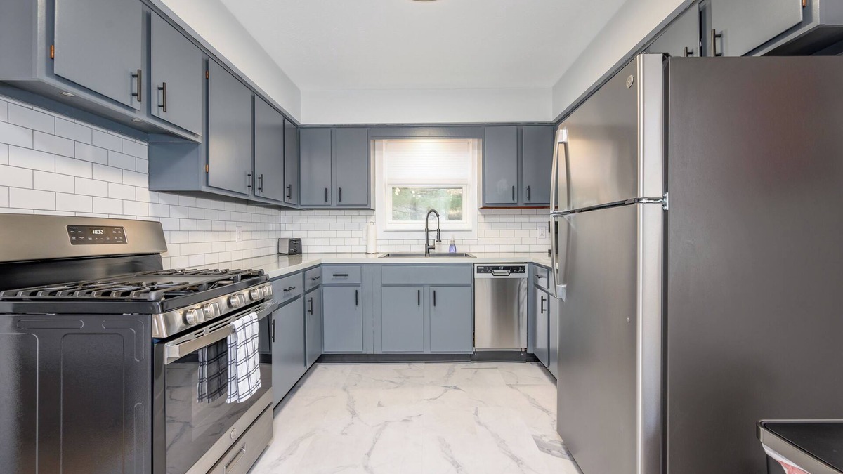 Highland Square House | Newly Remodeled Metro Parks Home