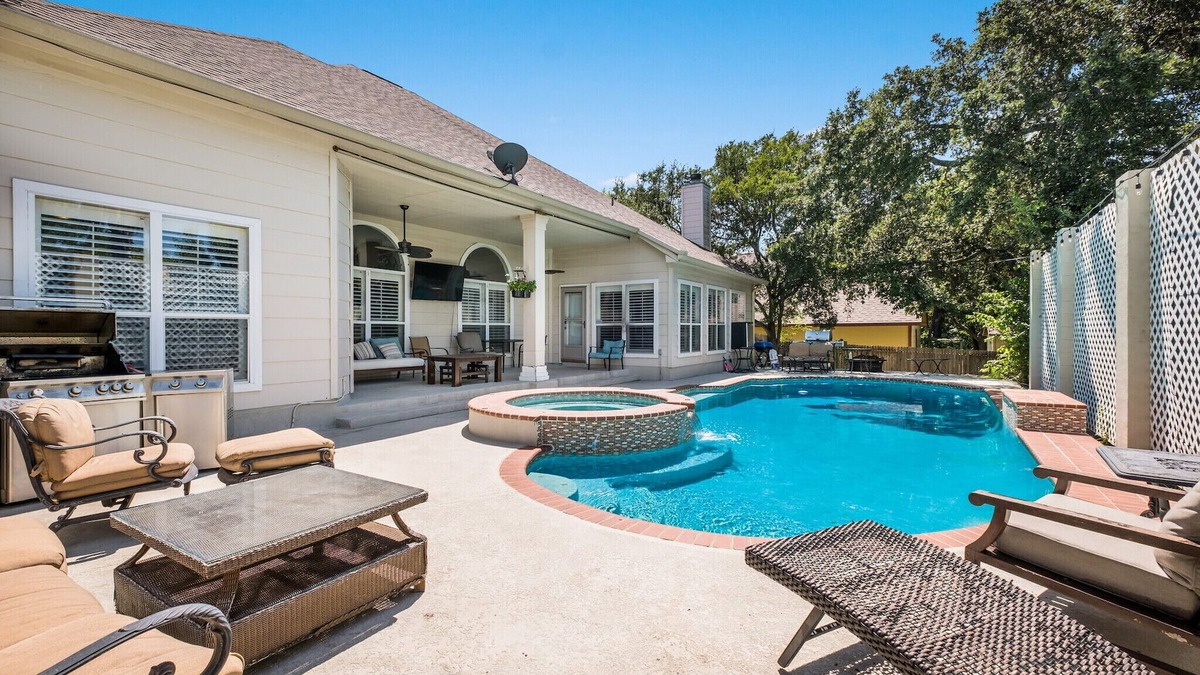 Sonoma Ranch House | NEWLY REMODELED! One Story with POOL and Hot Tub