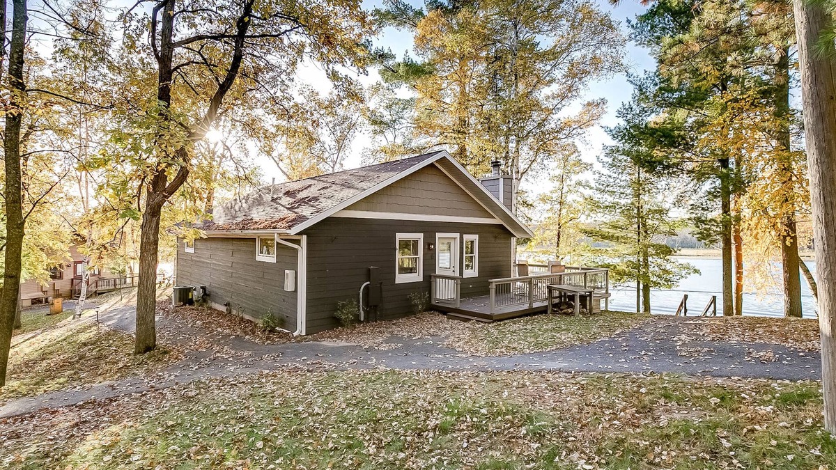 Lake Shore Cottage | Newly Remodeled Resort Cottage on Gull Lake