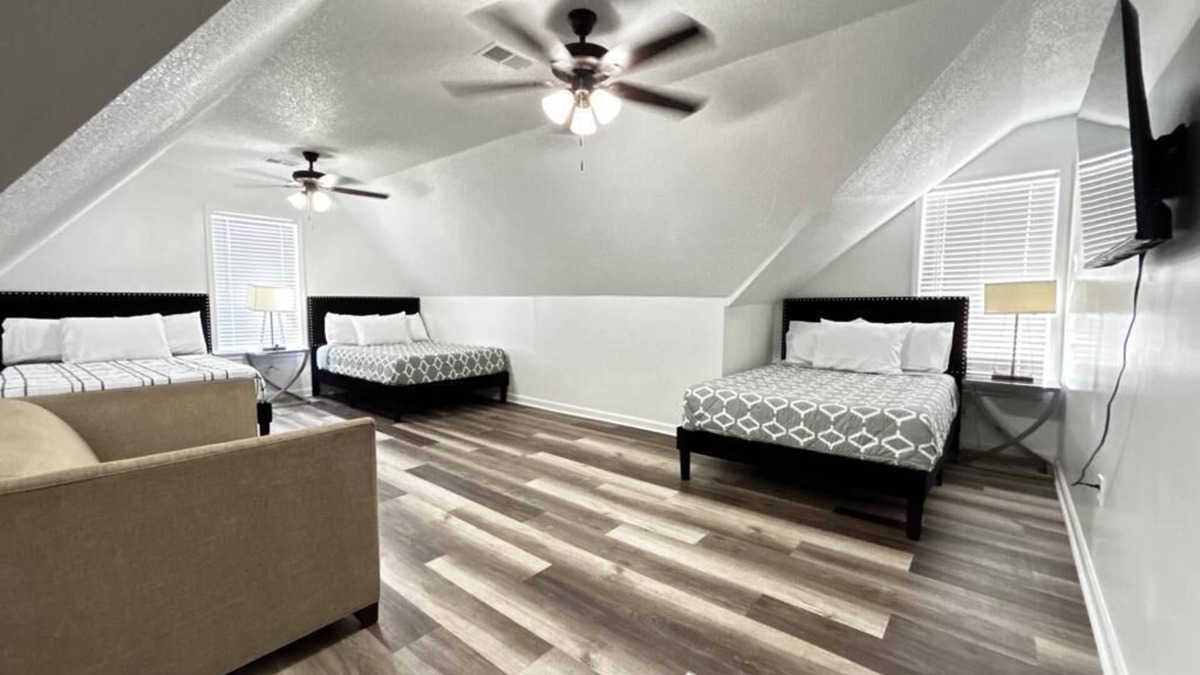 Southwind House | Newly remodeled Spacious 6 BR home in East Memphis
