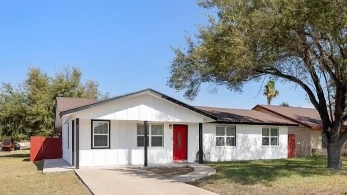 Mission House | Newly Remodeled Spacious Contemporary Home Sweet Home