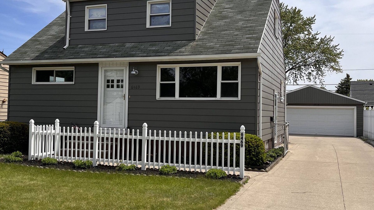 Brook Park House | Newly Remodeled Suburban Cleveland Cape With Game Room!