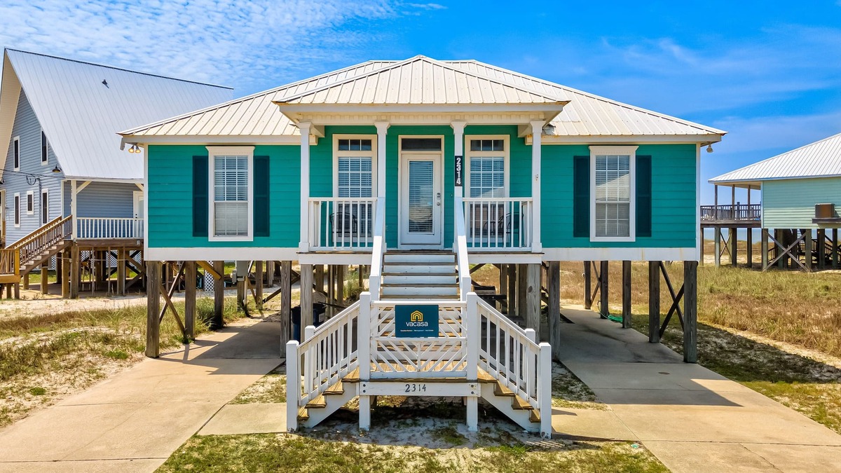 Silver Cay House | Newly remodeled bay view home with high-speed WiFi, central AC, and gas grill