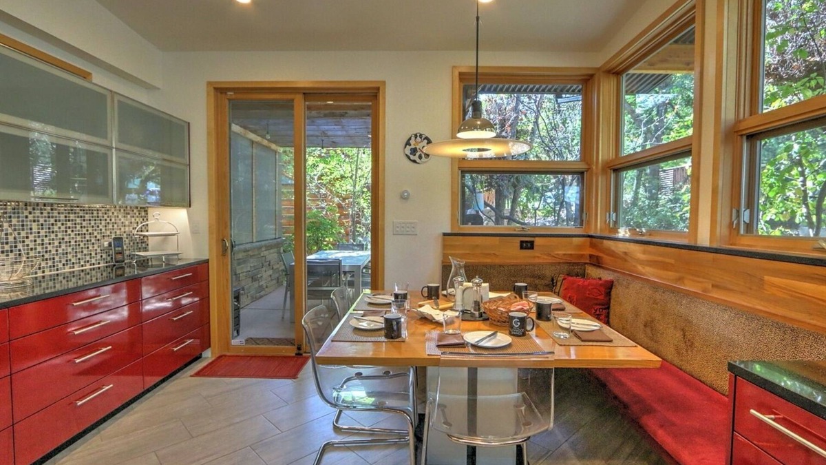 Glenwood Springs House | Newly Remodeled, Bright & Spacious Modern Home, 15 min Walk to Downtown & Pools!