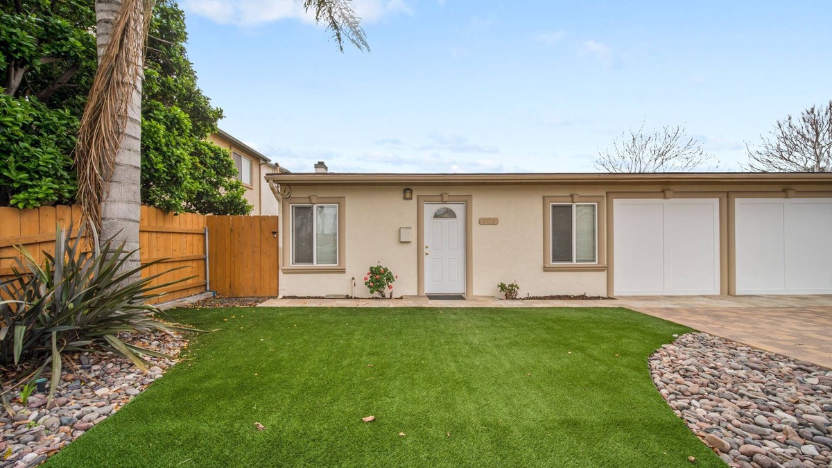 Imperial Beach House | Newly remodeled 2 bedroom house fast wifi in Imperial Beach