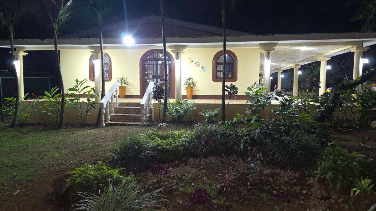 Masaya Villa | Newly Remodeled Villa Las Flores, 13 guests, 5 Rooms, 4 full bathrooms, AC