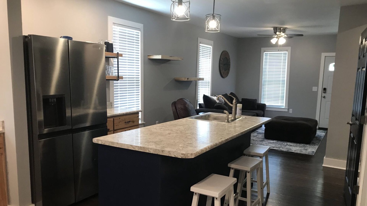 Avilla House | Newly Remolded Cute and clean Home on Main Street
