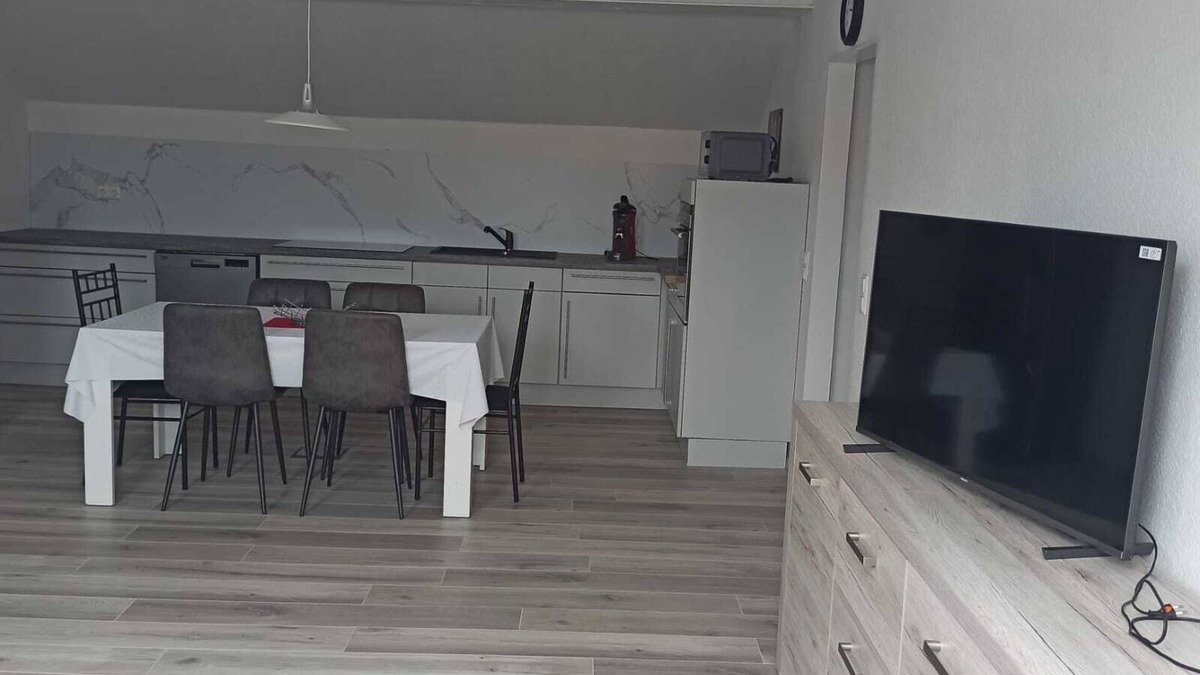 Hoffenheim Apartment | Newly renovated apartment directly at the S-Bahn Hoffenheim 90 sqm