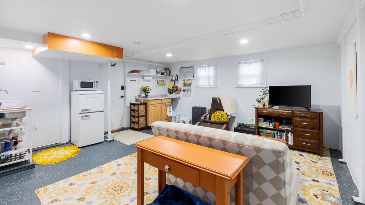 Wilmington Apartment | Newly renovated 1 bedroom with yard and parking
