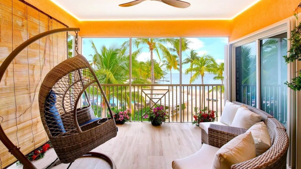 Rum Point Condo | Newly Renovated 2 Bed Beachfront Condo w/Pool+Hot Tub