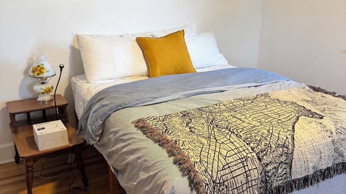 Verplanck Apartment | Newly renovated 2 story space with home office next to the Hudson River .
