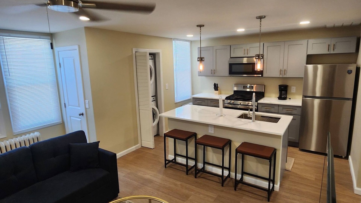 Logan - Ogontz - Fern Rock Apartment | Newly Renovated 2bedroom apartment in uptown. Jefferson Einstein Temple LaSalle