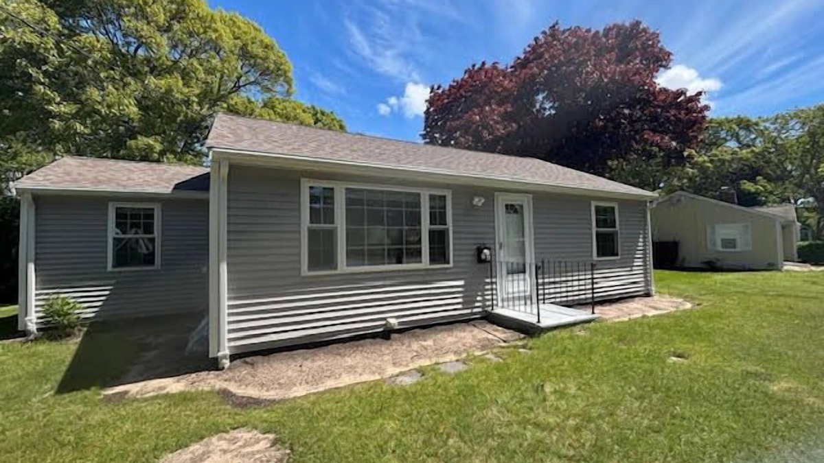 Falmouth Heights House | Newly Renovated 2BD-Central A/C, 10-Min Bike Ride to Falmouth Heights Beach