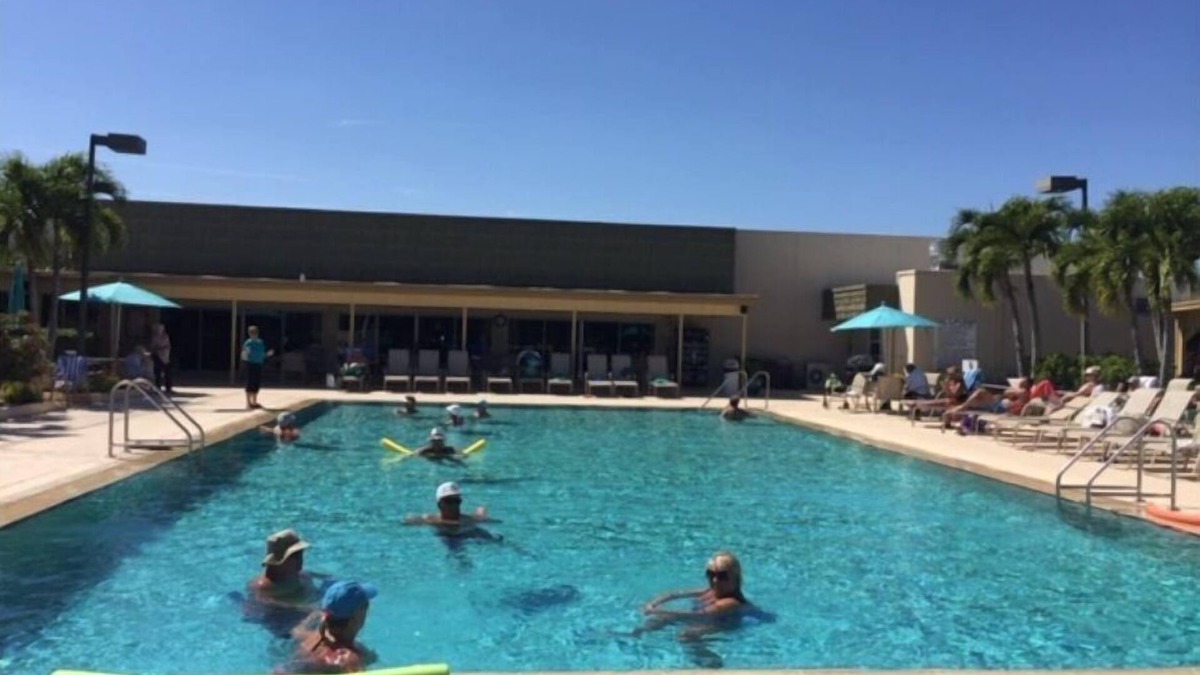 Vero Beach Condo | Newly renovated 2bed 2 bath. 1.5 mile to all 3 beautiful beaches. Sleeps 5.