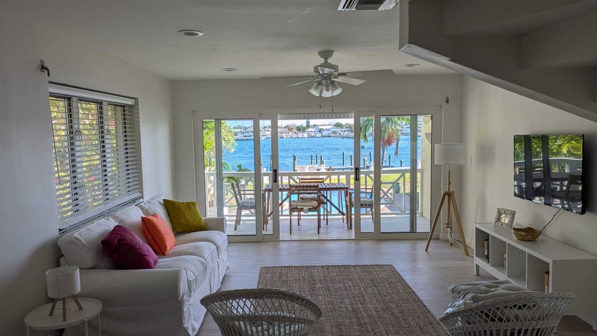 Paradise Island Apartment | Newly renovated 2BR Oceanfront apartment; walk to Atlantis & Cabbage Beach!