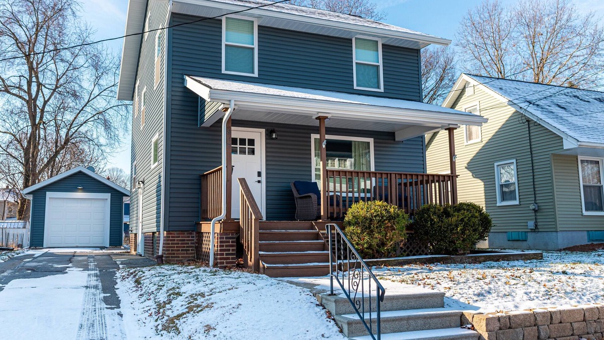 Ashland House | Newly renovated 3-bedroom house in Ashland with WiFi and AC
