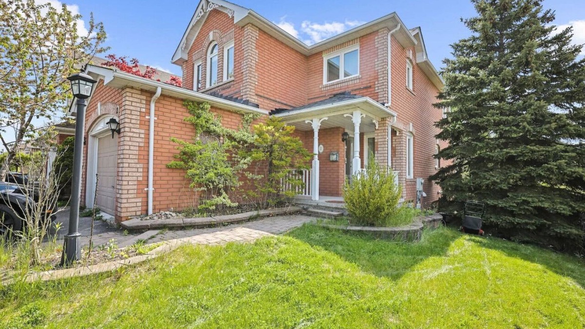 Whitby House | Newly Renovated 3BR in Whitby | Family-Friendly