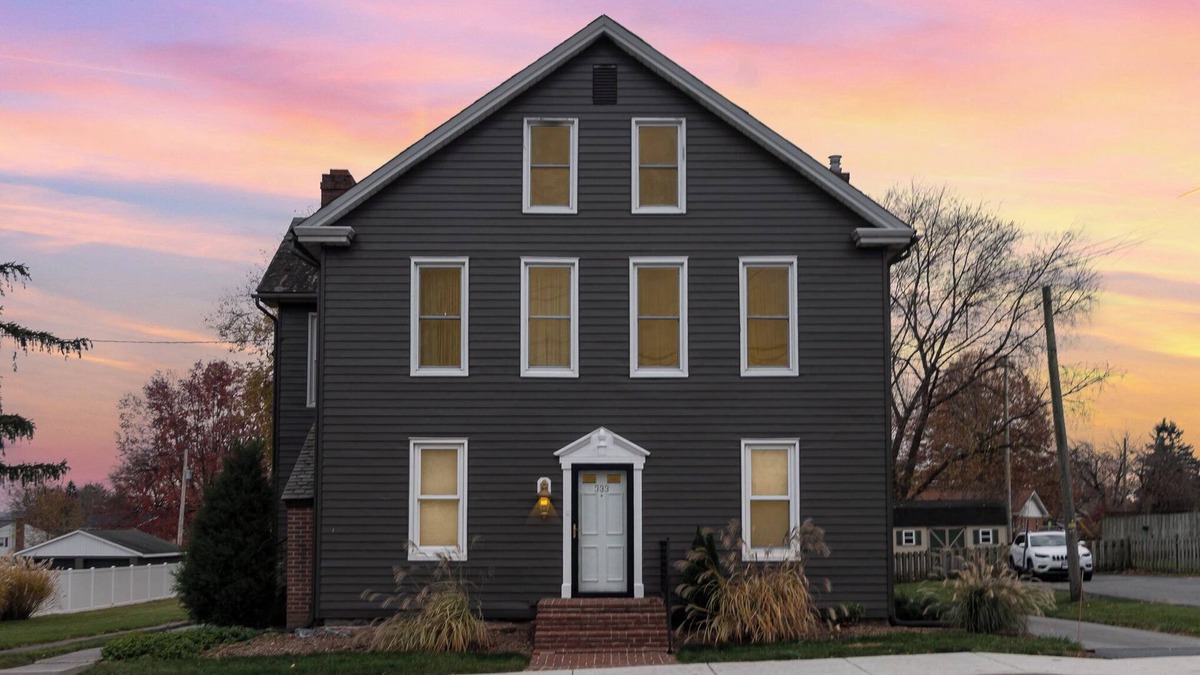 Mount Joy House | Newly Renovated 4-bedroom, 3 Bath, Large Yard, 9 Mins from SpookyNook