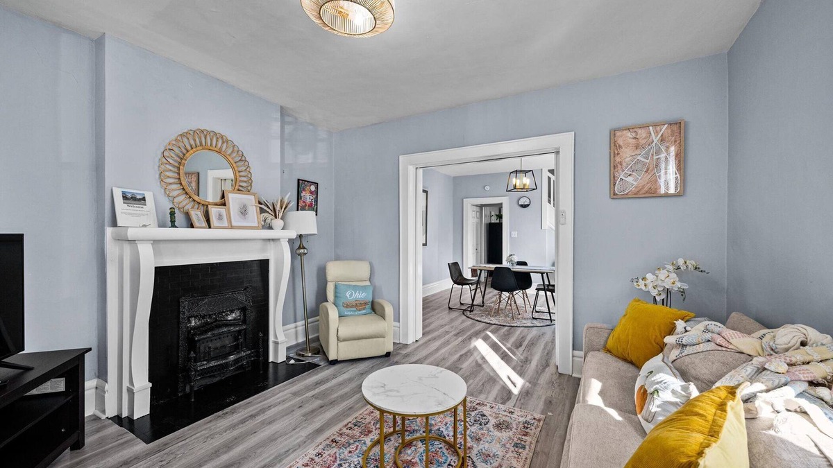 Glen Echo House | Newly renovated 4BRs NEAR UNIVERSITY & STADIUM Free Parking