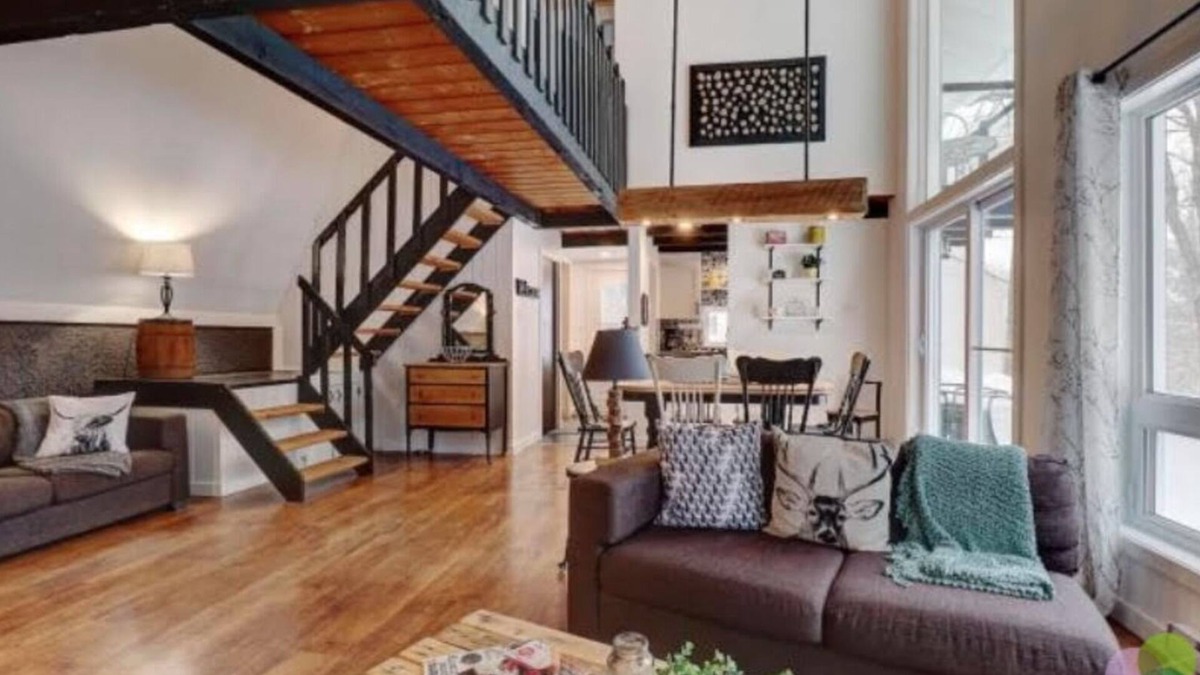 Orford Ski Chalet | Newly renovated 5 star Chalet only 5 min to Mt Orford! Come ski, hike & bike !
