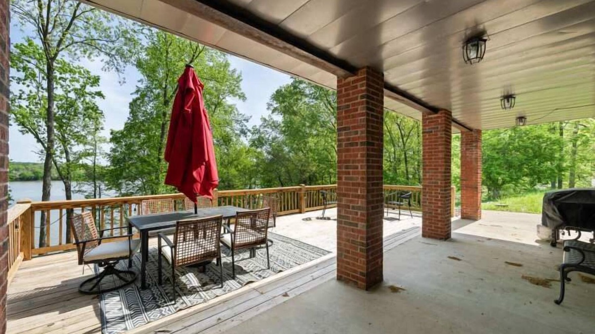 Cadiz House | Newly Renovated 5BR – Lake Barkley Stay