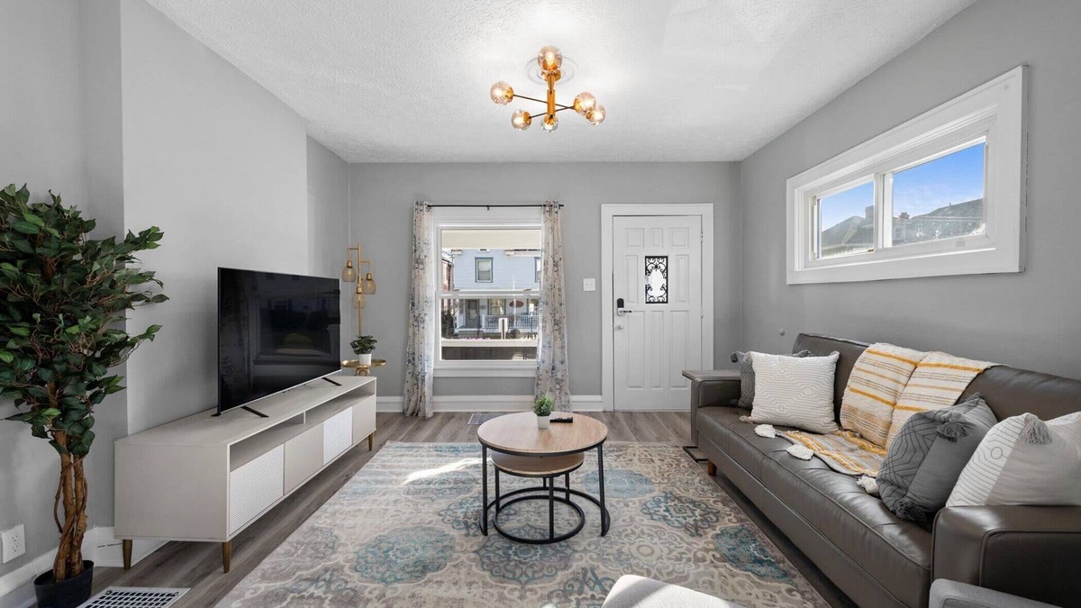 Old North Columbus House | Newly renovated 6 BRs OSU Stadium&Expo, 2 FREE PARKING