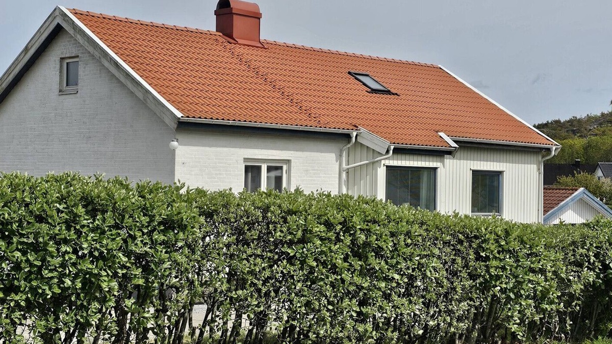 Skaerhamn Apartment | Newly renovated apartment in Skärhamn within walking distance to the beach | SE09138