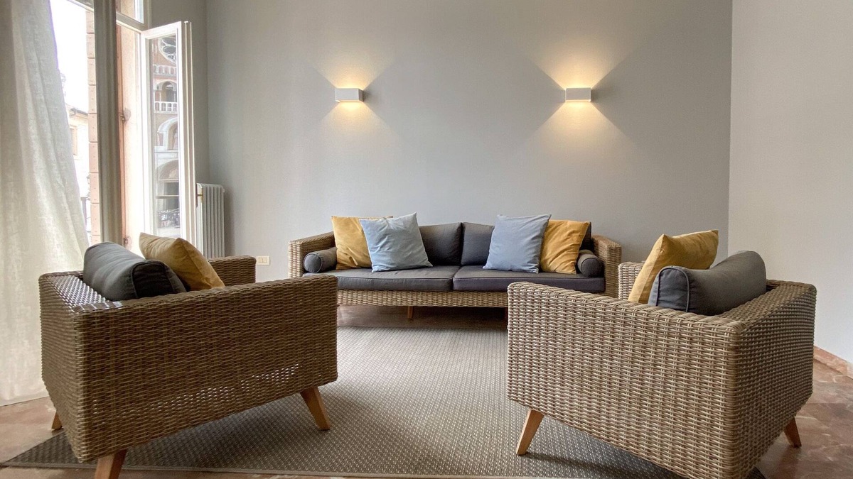 Historic Centre Apartment | Newly renovated apartment with a view of St. Anthony's Basilica