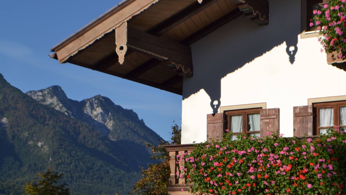 Kreuzfeld Apartment | Newly renovated apartment. Free Chiemgau Card for the best time of the year