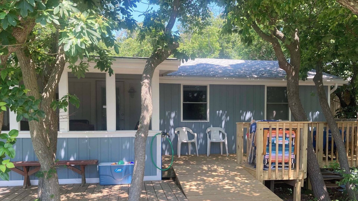 Davis Park House | NEWLY RENOVATED BEACH HOUSE PERFECT FOR FAMILIESnWEEK OF JULY 4TH AVAILABLE